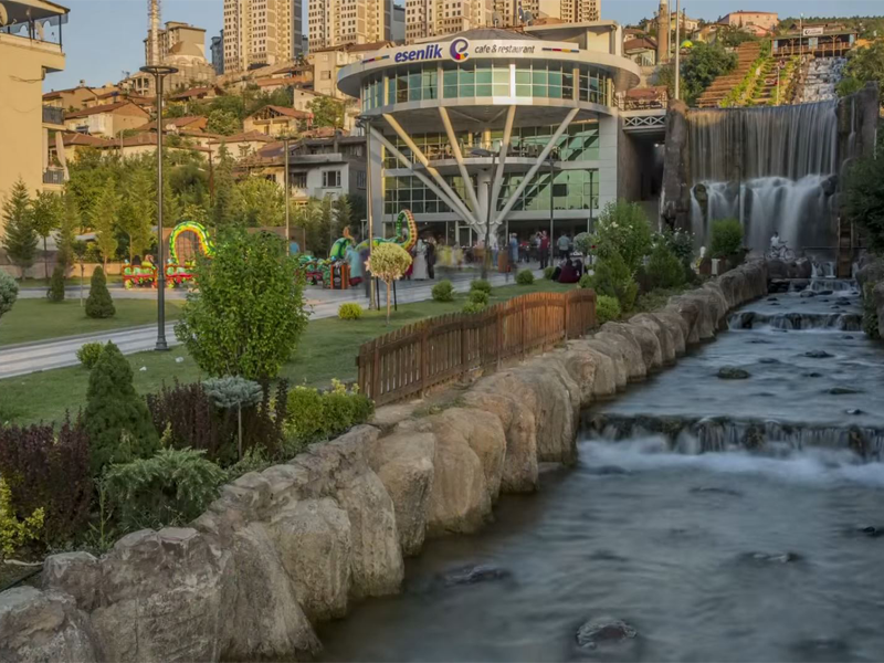 Kernek Meydanı ve Cafe - Malatya